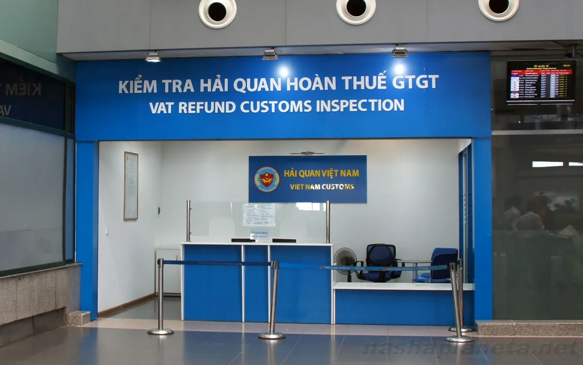 Стойка таможенного контроля для возврата НДС в аэропорту Вьетнама